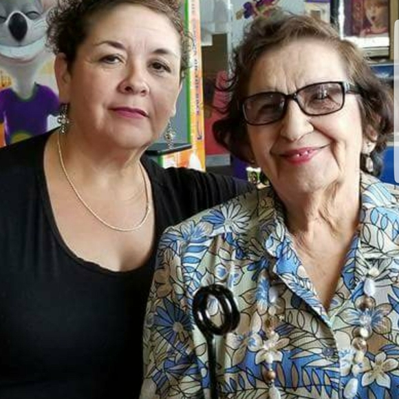 Meet your Posher, Lisa - Picture 1 of 1